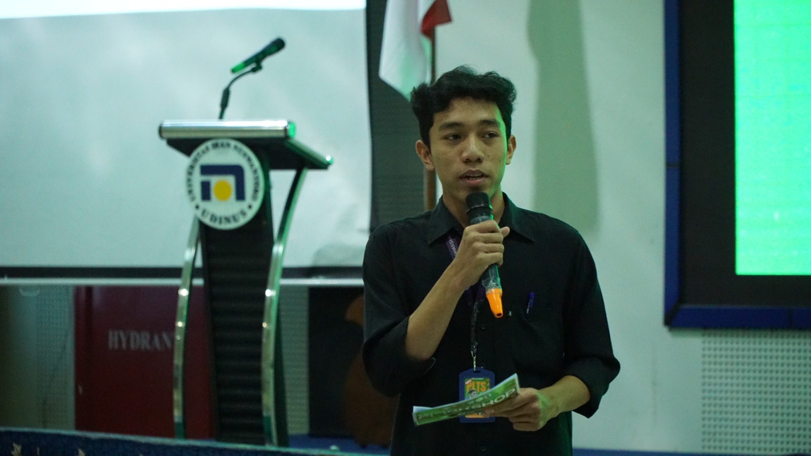 Pengenalan Narasumber oleh Moderator